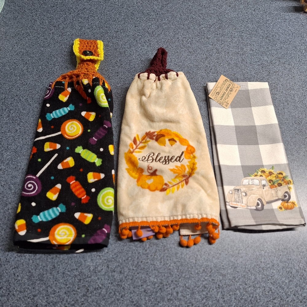 Festive Fall/Halloween Towel Set (3)/Bundle, NWOT and NWT🍁